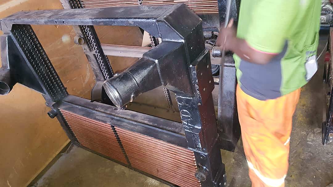 Transport cooling equipment in the workshop