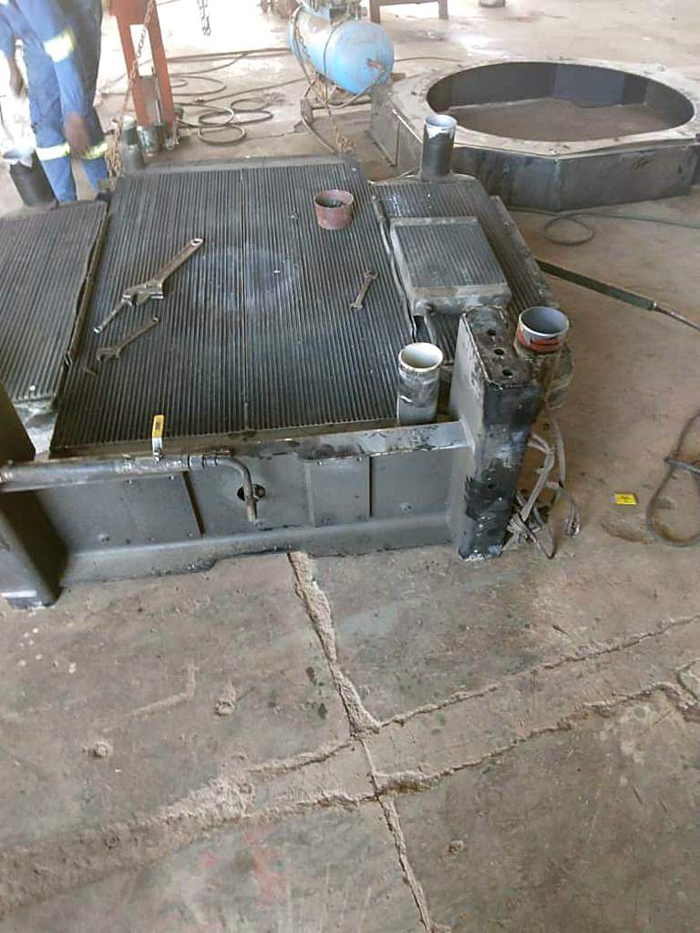 Heavy-duty transport cooler